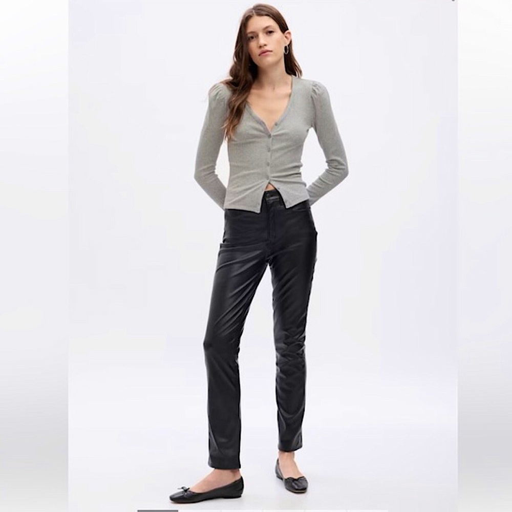 GAP Women’s XS Heather Grey Rib Knit Modern V-neck Cardigan Sweater NWT